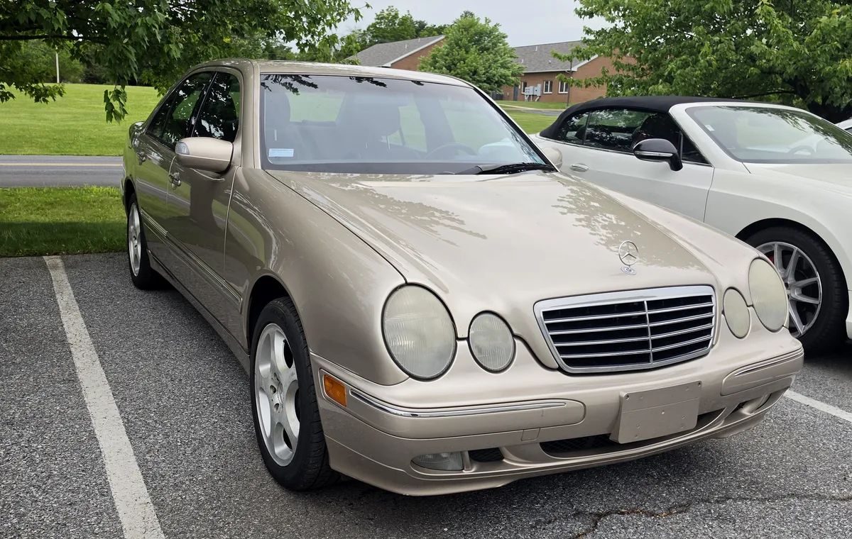 Mercedes-Benz outside Vollux Autowerks