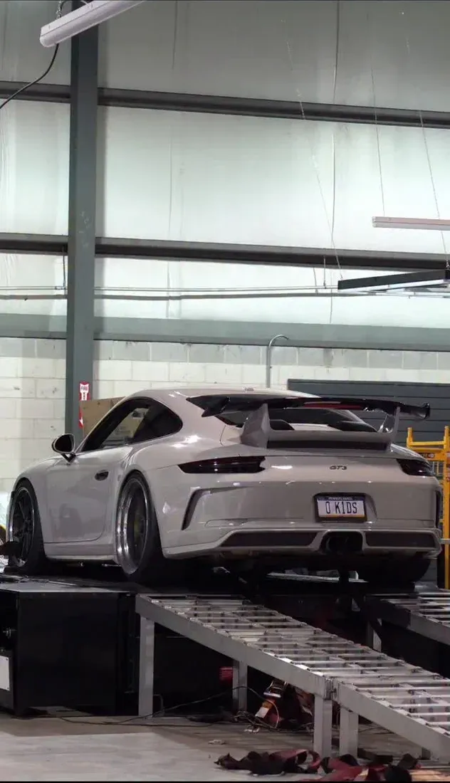 White Porsche 991.2 GT3 on the AWD Dynojet